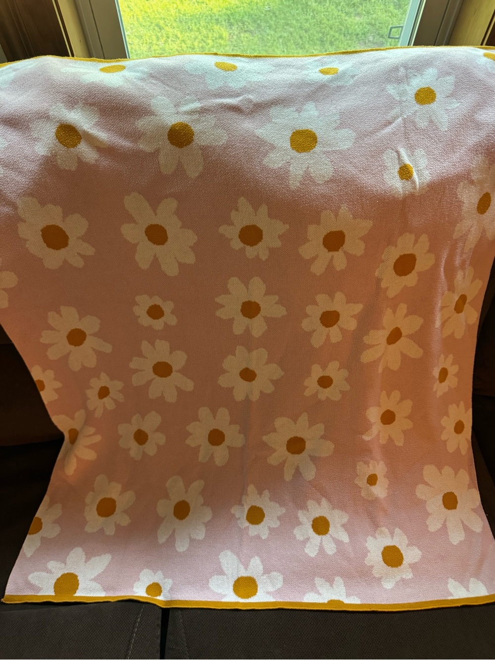 Pink Daisy Knit Throw Blanket with Yellow Accents (Baby/Toddler)